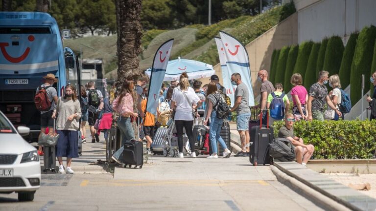 ingleses coronavirus aeropuerto cuantena
