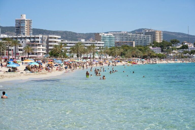 Magaluf - agua - mar - playas - verano - calor - turistas