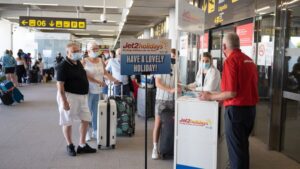 turistas britanicos aeropuerto coronavirus