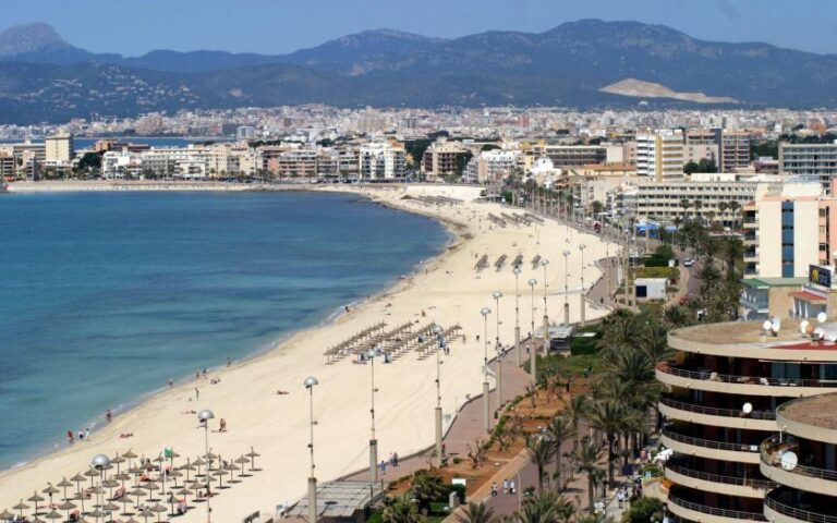 playa de palma sombrillas