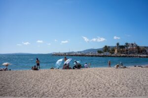 Playa turistas portixol
