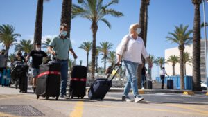 turistas britanicos aeropuerto coronavirus