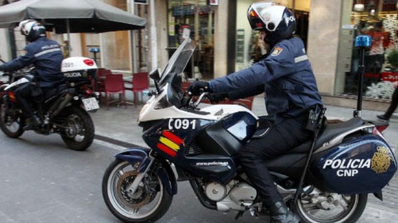 policía