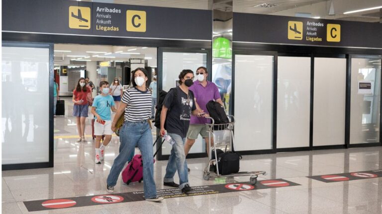 ingleses coronavirus aeropuerto cuantena