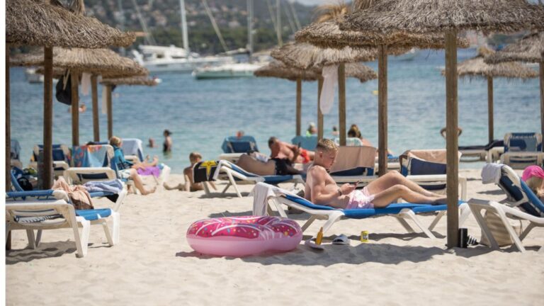 turistas británicos playa
