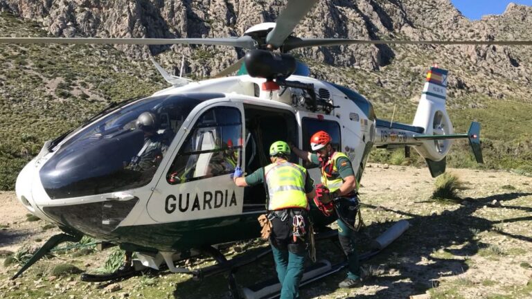 HELICOPTERO GUARDIA CIVIL RESCATE