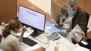 funcionarios hacienda erte trabajo oficina