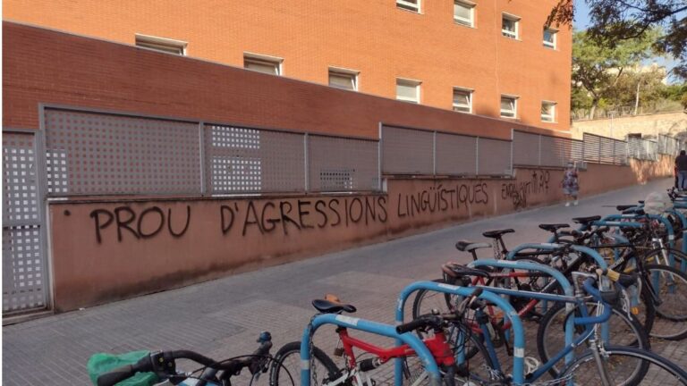 pintada-catalan-sanidad