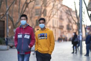 peaton-mascarilla-calle