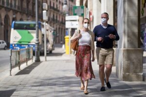 turistas-mascarilla-palma