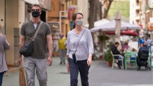 turistas-mascarilla-palma-compras