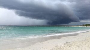 tormenta borrasca lluvias playa