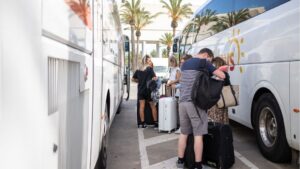 turistas despedida aeropuerto