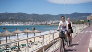 playa-can-pere-antoni-mascarilla-sol-buen-tiempo-bici