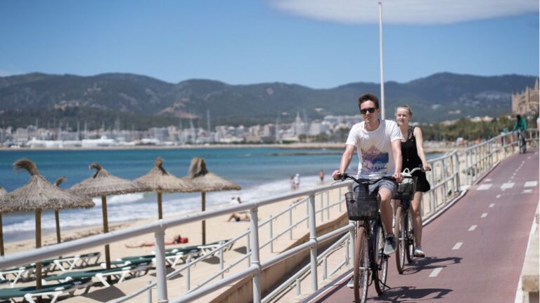 playa-can-pere-antoni-mascarilla-sol-buen-tiempo-bici