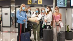 turistas brit&aacute;nicos aeropuerto