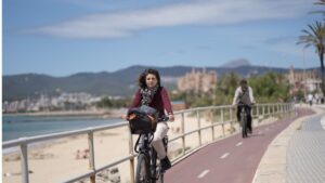 playa-can-pere-antoni-mascarilla-sol-buen-tiempo-bici