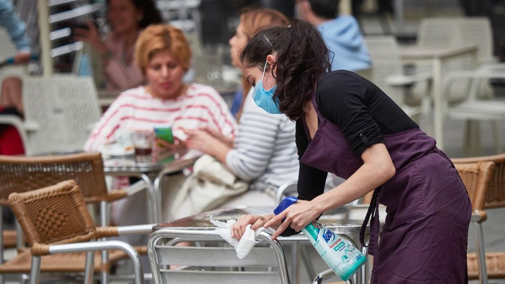 trabajador empleo paro restauracion