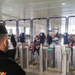 control policia pasaportes aeropuerto