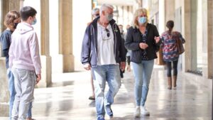 turistas-mascarilla-palma