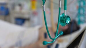 coronavirus-hospital-uci-medicos