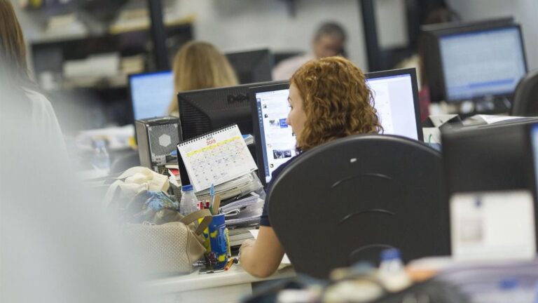 oficina trabajadores funcionarios