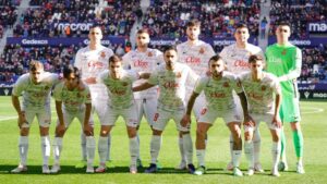 Alineaci&oacute;n titular del Real Mallorca en el campo de Orriols, el pasado s&aacute;bado, ante el Levante