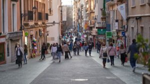 palma-gente-calle-poblacion