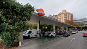 gasolinera-entrada-avenidas