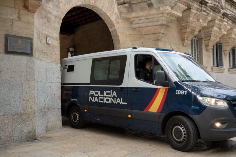 TSJ Furgoneta Policía Nacional