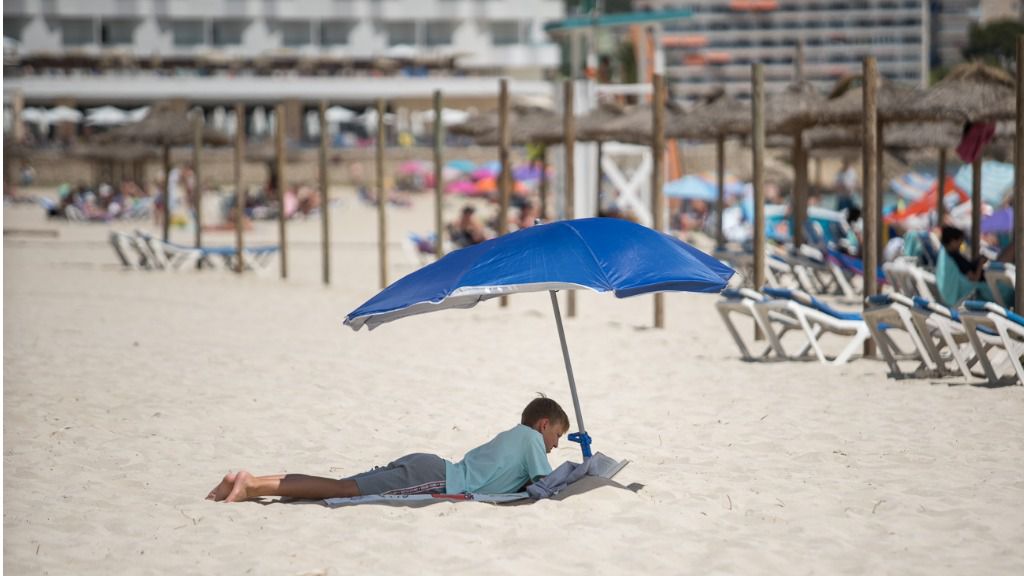 turistas británicos playa