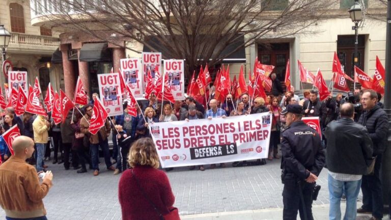 CCOO UGT manifestación