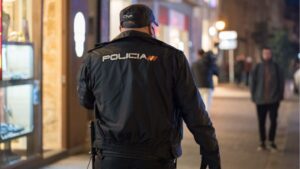 Polic&iacute;a Nacional Noche