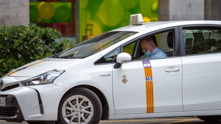 coronavirus-taxi-mascarilla