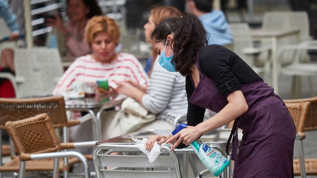 trabajador empleo paro restauracion