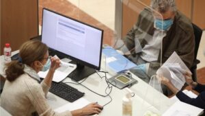 funcionarios hacienda erte trabajo oficina