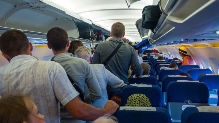 Aena vuelve a subir las tasas aeroportuarias: 11 euros por pasajero