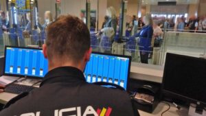 puesto polic&iacute;a aeropuerto ibiza