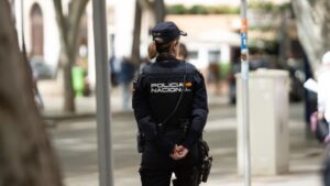 Policia Nacional Vigilando