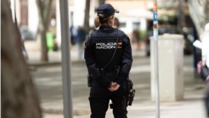 Policia Nacional Vigilando