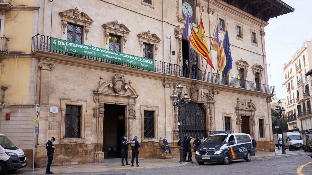 cort ayuntamiento policia