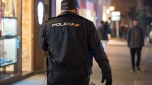 Polic&iacute;a Nacional Noche