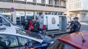 inmigrantes-patera-devolucion-policia-nacional