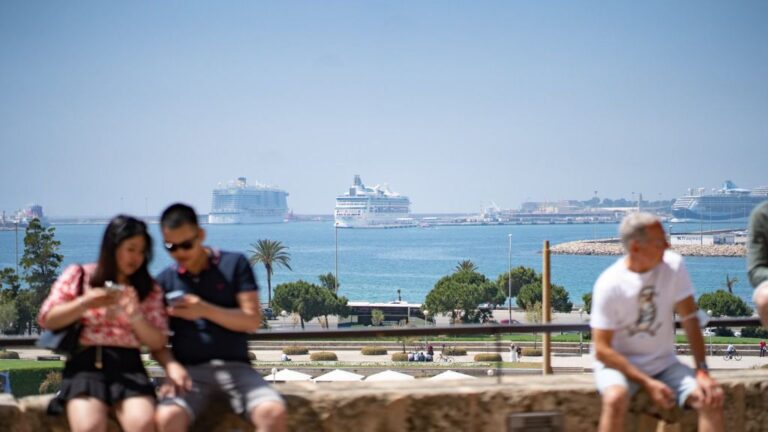 Turistas y cruceros