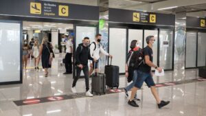 ingleses coronavirus aeropuerto cuantena