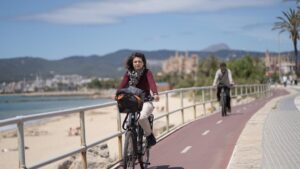 playa-can-pere-antoni-mascarilla-sol-buen-tiempo-bici