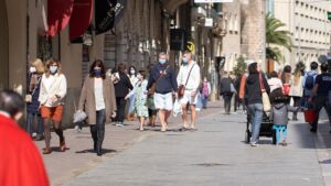 gente-palma-calle-mascarillas