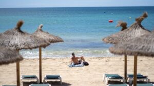 playa-can-pere-antoni-tomar-sol