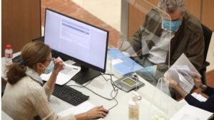 funcionarios hacienda erte trabajo oficina