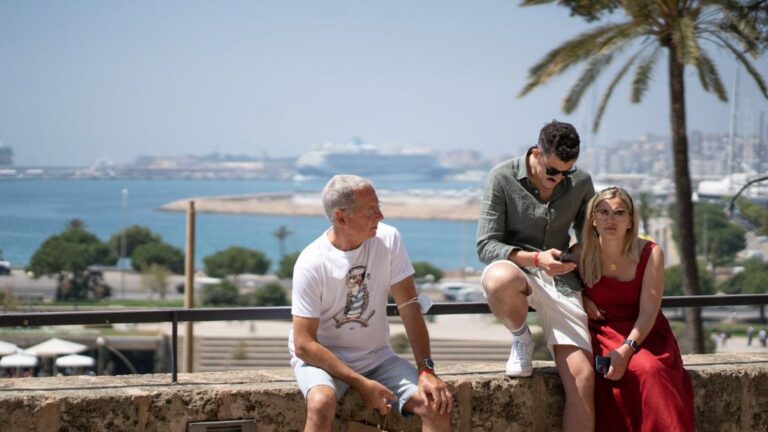 Turistas y cruceros